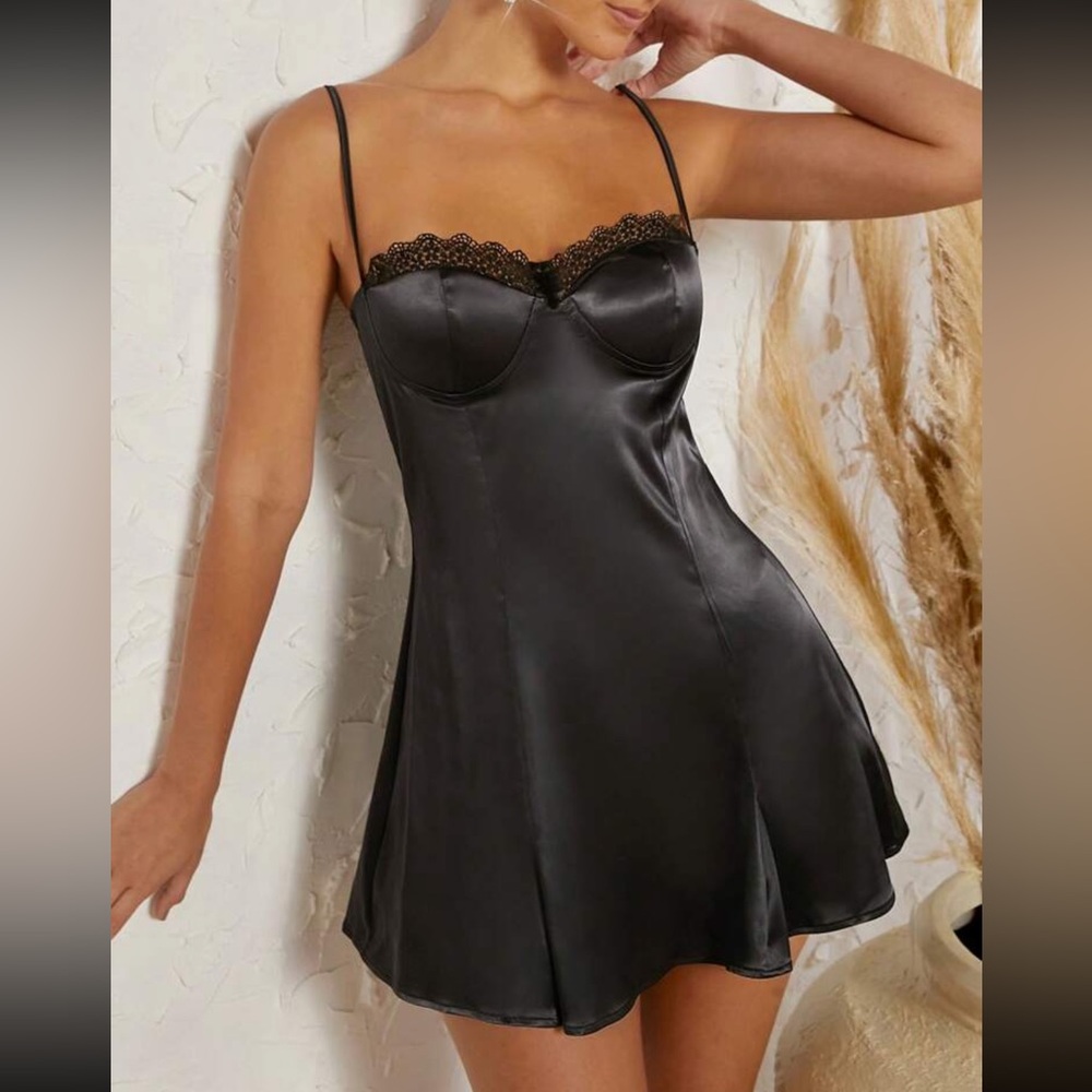 SHEIN Unity Sweetheart Lace Trim Satin Cami Dress